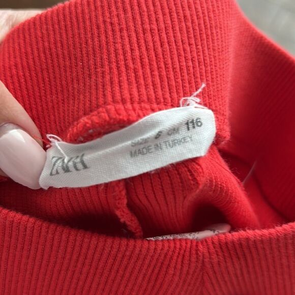 Zara girls red ribbed shorts - Picture 2 of 3
